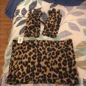 Cheetah print scarf and gloves